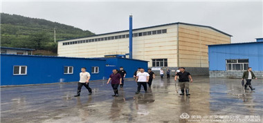 太義掌煤業(yè)：雨中，“雨季三防”檢查在行動