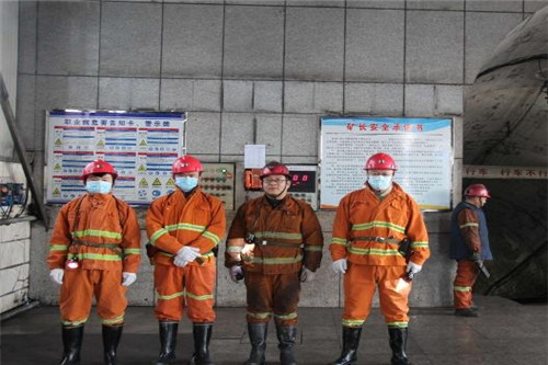 上黨區應急管理局、上黨區能源局及第三執法中隊蒞臨首陽山煤業對安全生產及疫情防控工作進